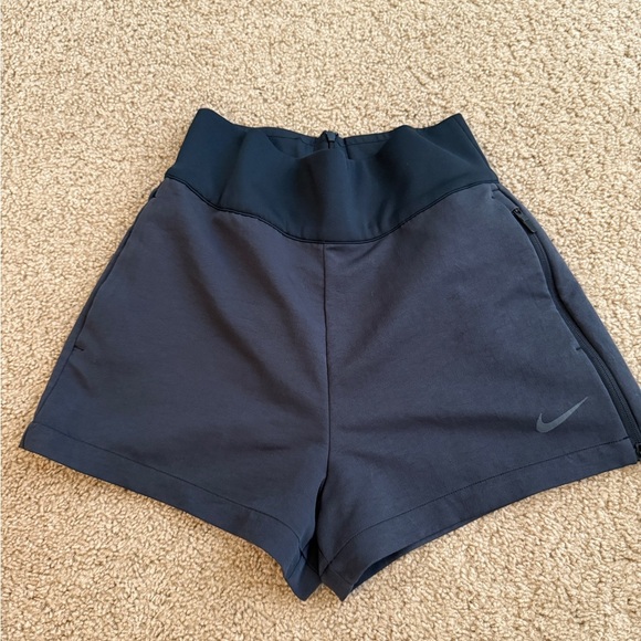 Nike Black and Gray Athletic Shorts for Running - Picture 1 of 7